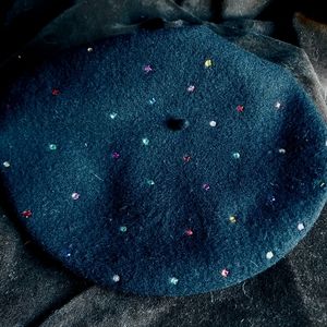 Ultrabasque wool beret with sequins.